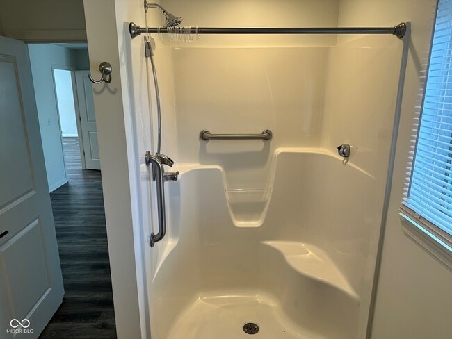 Building Photo - 103 S Nebraska St