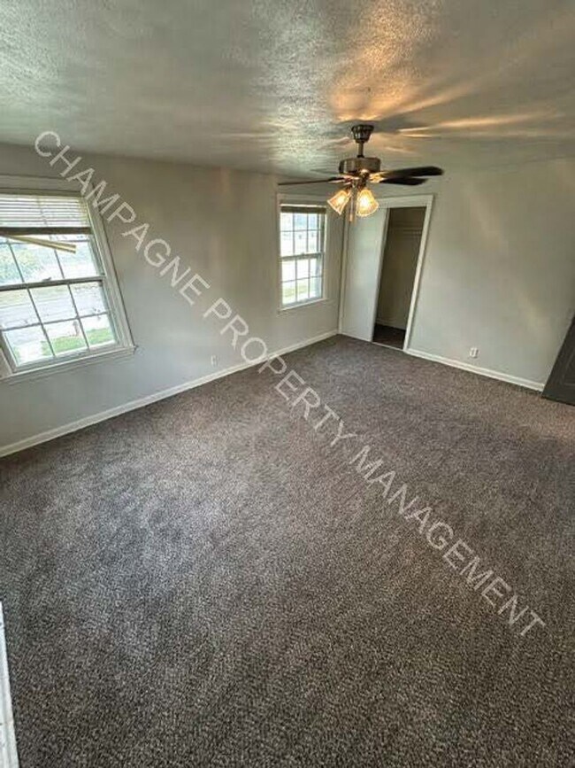 Building Photo - 5400 Swope Pkwy