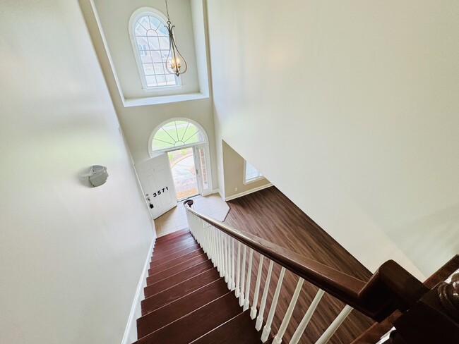 Building Photo - 3571 Brampton Dr