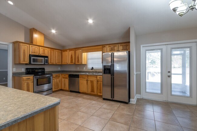 Building Photo - Charming 3BR/2BA Brick Home in the Heart of Newberry – Spacious, Stylish & Move-In Ready!