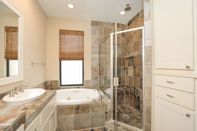 Building Photo - 1205 Birdsall St