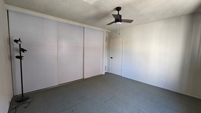 Building Photo - 526 S St Andrews Pl