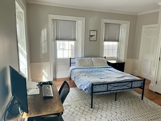 Building Photo - 7 Daniels St