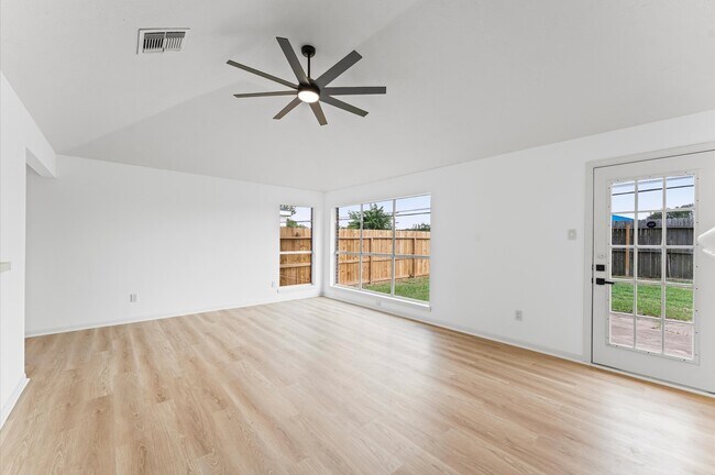 Building Photo - 17527 Hamilwood Dr