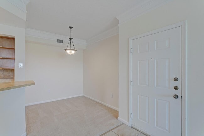 Building Photo - 9303 Myrtlewood Cir W