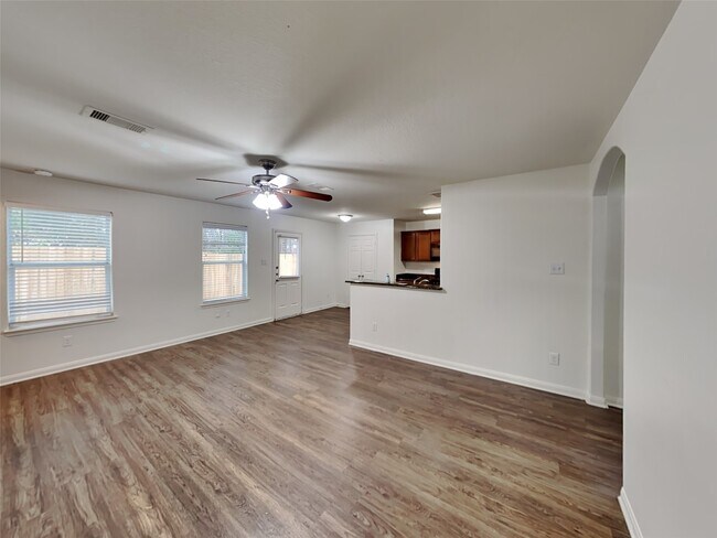 Building Photo - 10200 Red Fern Ct