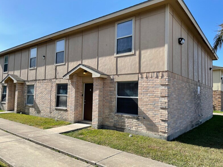 Building Photo - 717 Sonesta Dr