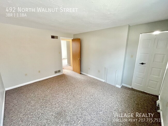 Building Photo - 492 N Walnut St