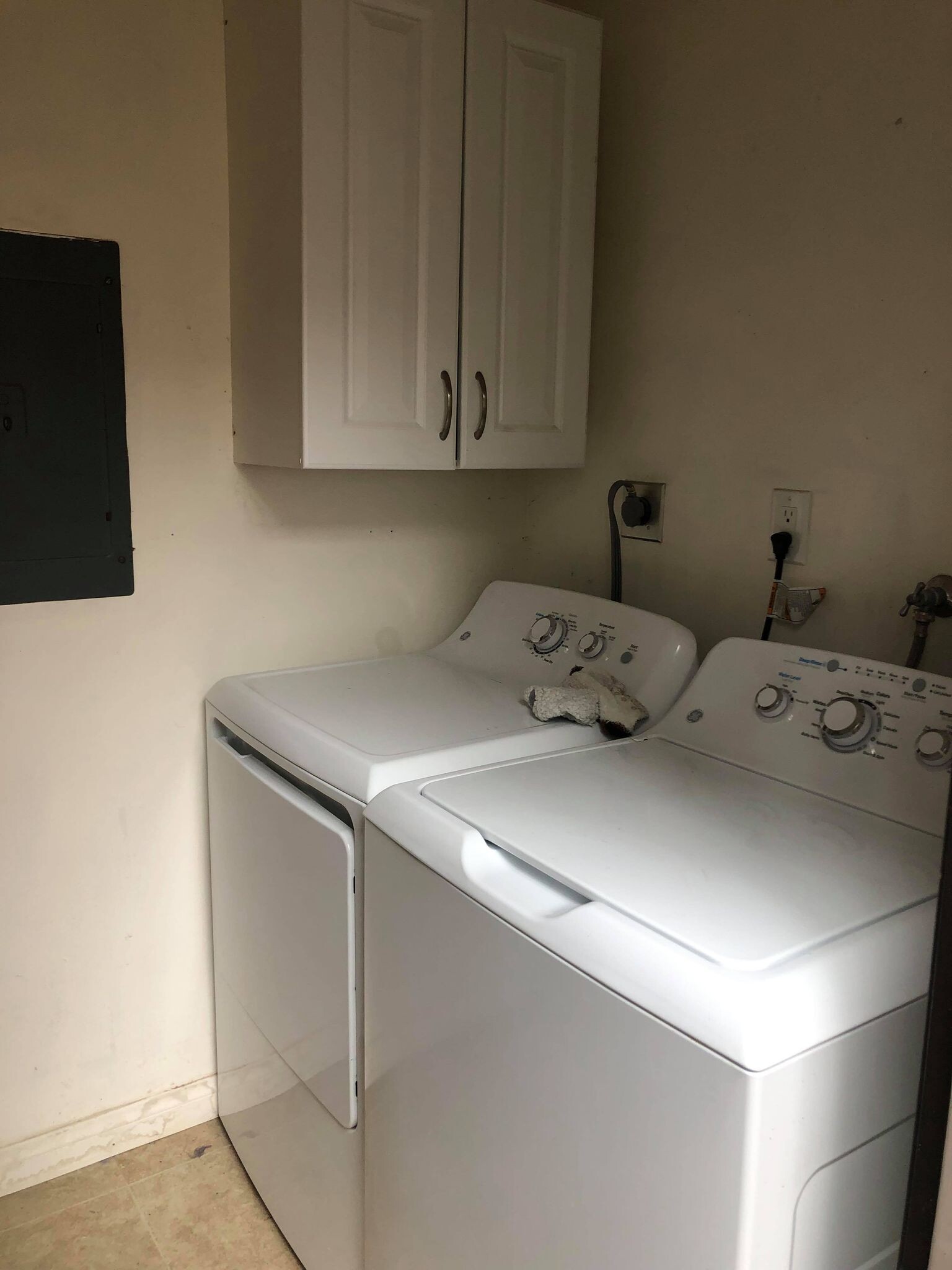 Laundry room with washer and dryer - 9594 Easter Way