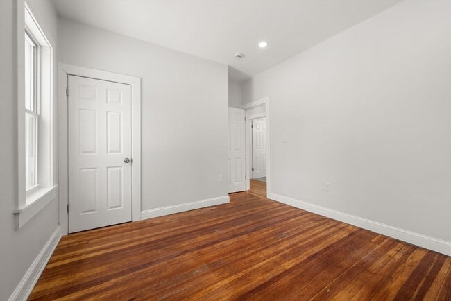 Building Photo - 53 Woodford St