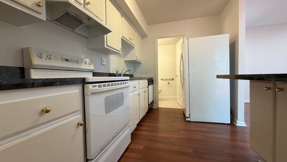 Building Photo - 4124 Salford Ct