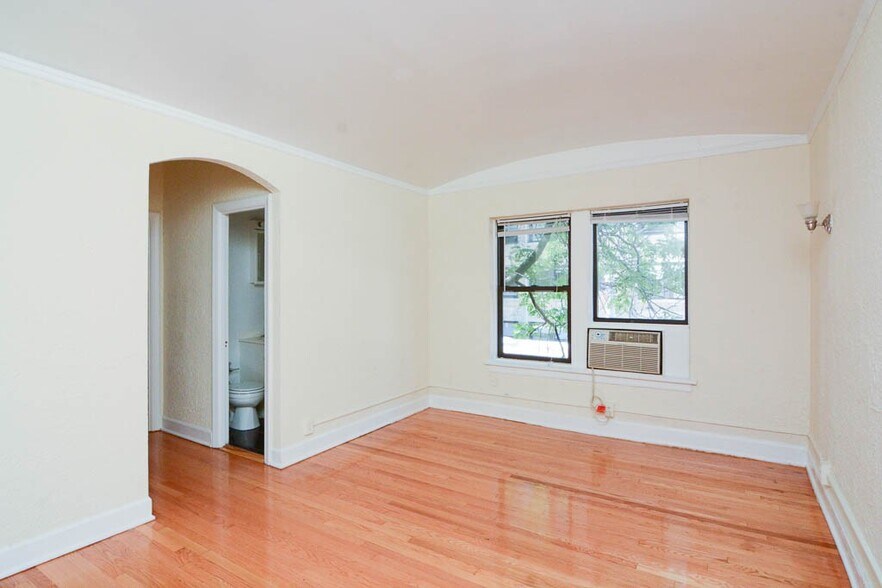 Building Photo - 541 W Arlington Pl