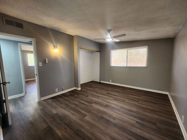 Building Photo - 3 bedroom 1.5 bath home!!!