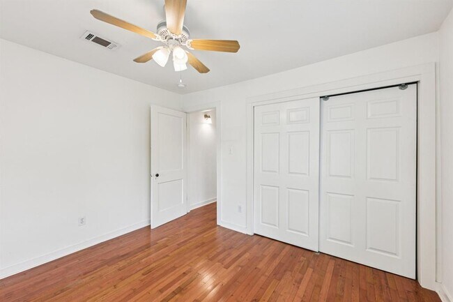 Building Photo - 903 Chote Ave