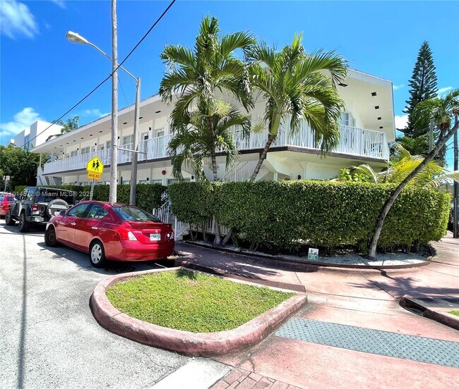 Building Photo - 620 76th St