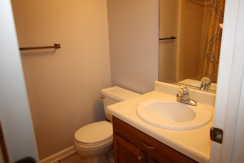 Building Photo - 6008 Southcrest Dr