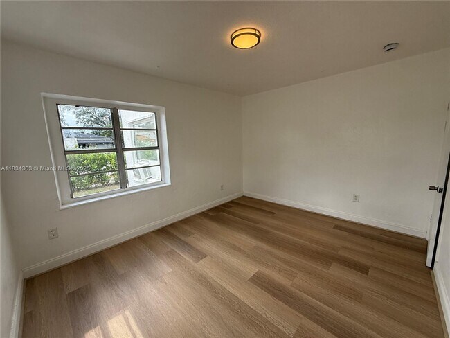 Building Photo - 955 NW 75th St