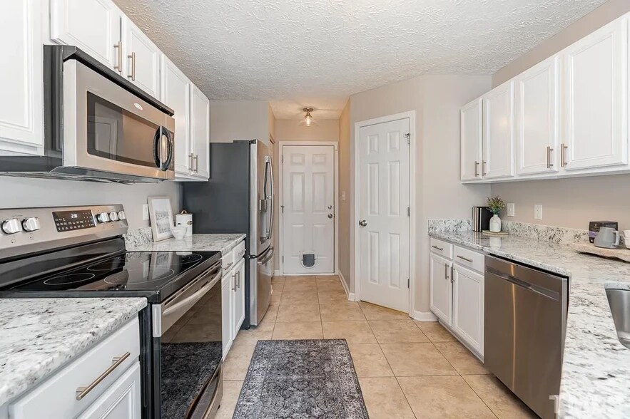 Building Photo - 5223 Dilbagh Dr