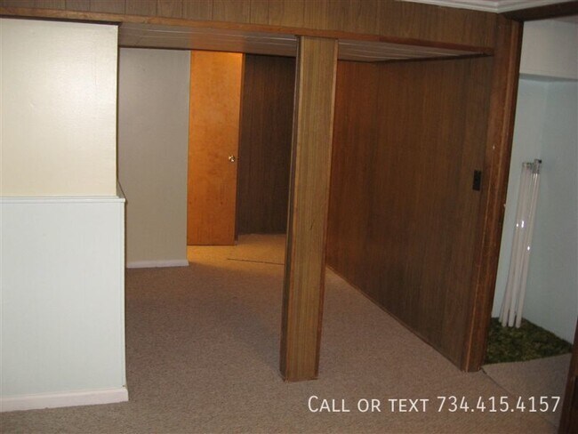 Building Photo - 2863 Marshall St