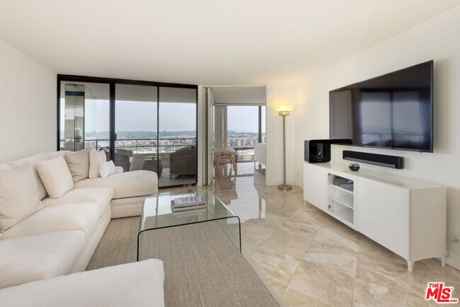 Building Photo - 4267 Marina City Dr