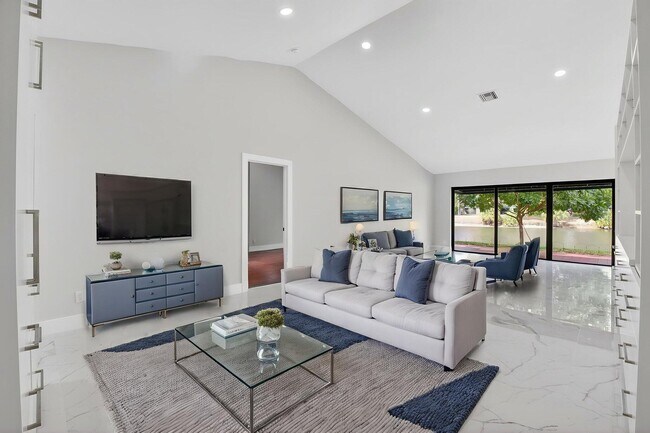 Building Photo - 6545 Las Flores Dr