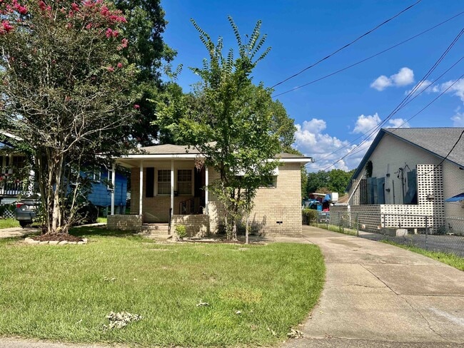 Building Photo - 2195 Glenmore Ave
