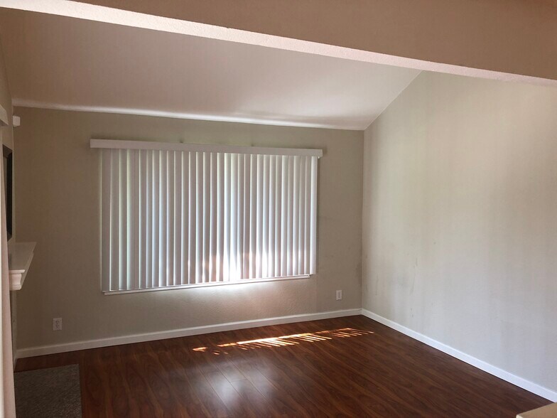 Living area - 24352 Dover Ln