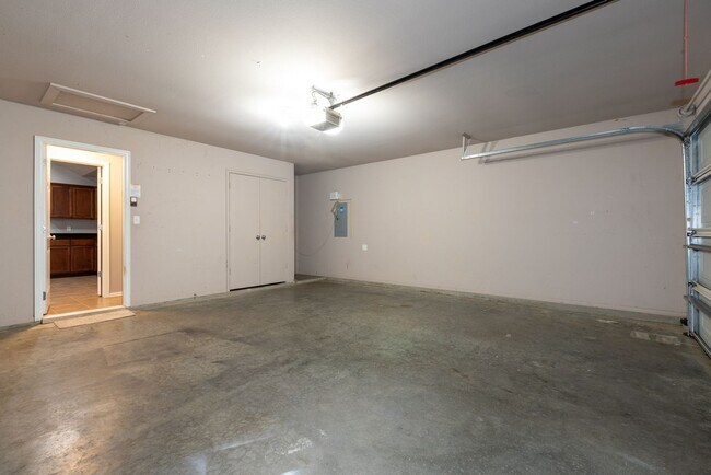 Building Photo - 3 Bed / 2 Bath in Owasso!
