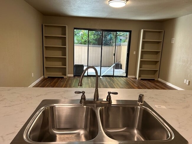 Building Photo - Charming 2 Bedroom, 1 Bath Condo in Cotati...