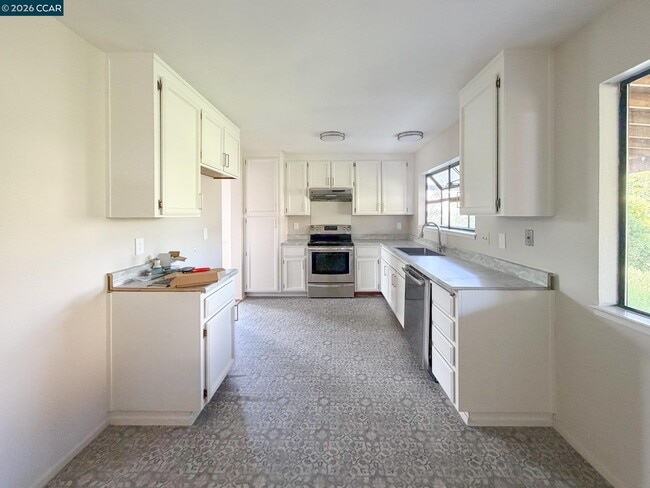 Building Photo - 118 Meadowlark Way