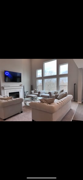 Building Photo - 6933 Daybreak Dr