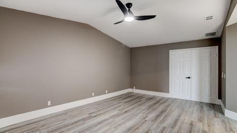 Building Photo - 6784 Via Regina
