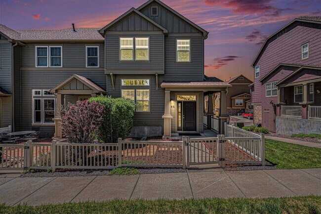 Building Photo - Spacious 3 bedroom in the heart of Castle Rock!