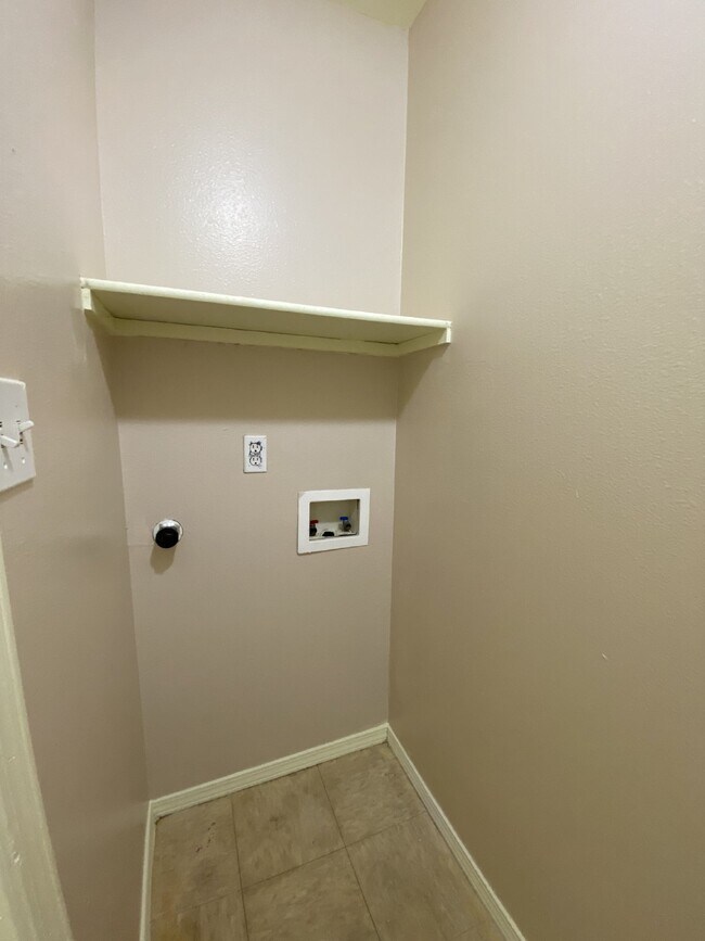 Building Photo - 2BR/1Bath - 4 Plex in Rio Rancho