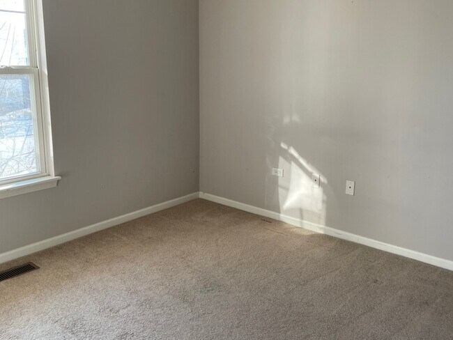 Building Photo - 3031 Saganashkee Ln