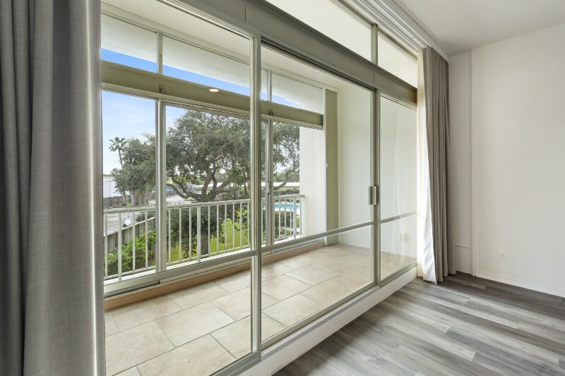 Building Photo - 4600 Ocean Dr