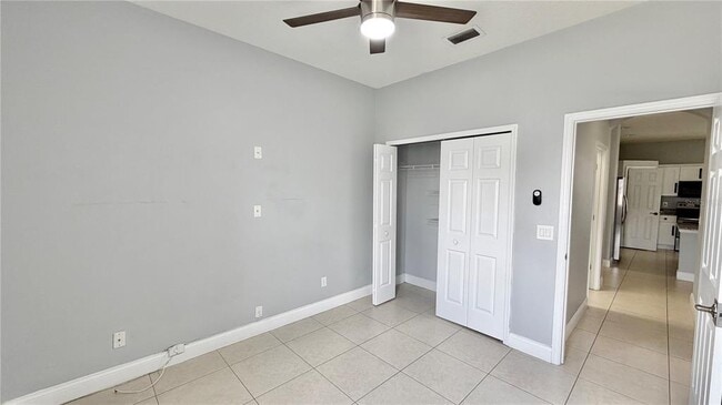 Building Photo - 4860 Chalfont Dr