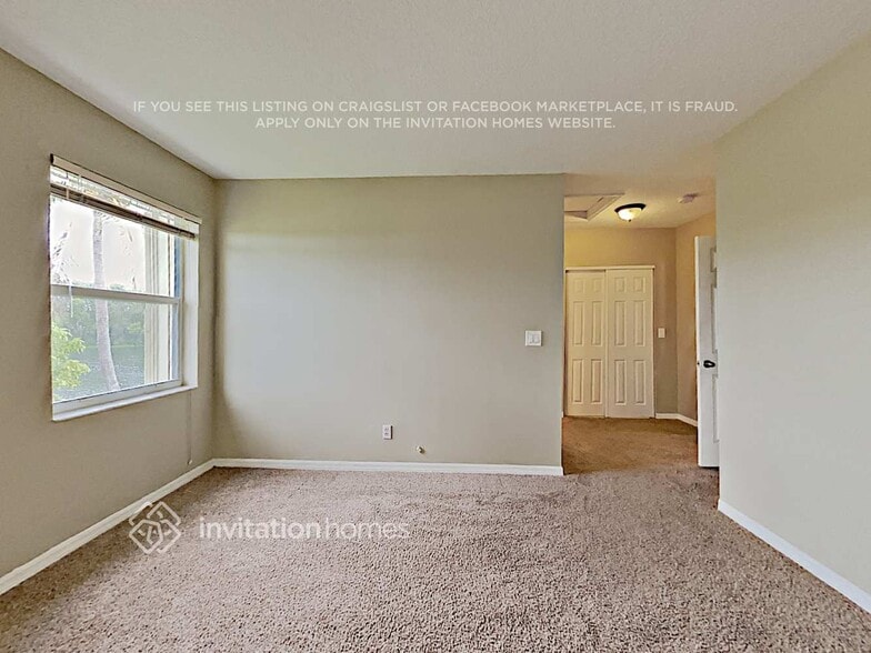 Building Photo - 1382 SW 106th Ave
