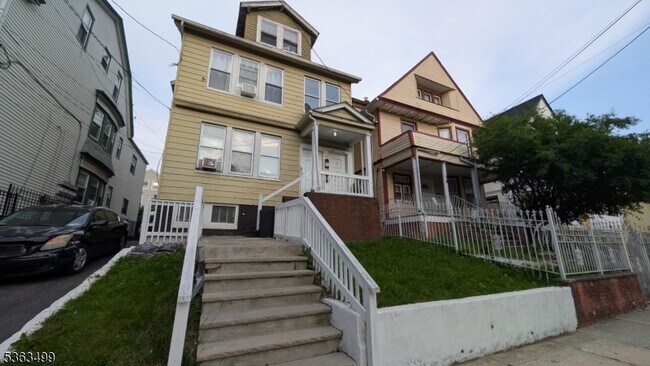 Building Photo - 70 Vermont Ave