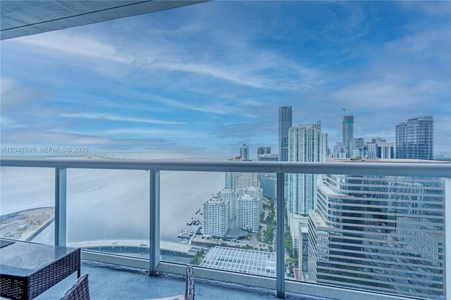 Building Photo - 495 Brickell Ave
