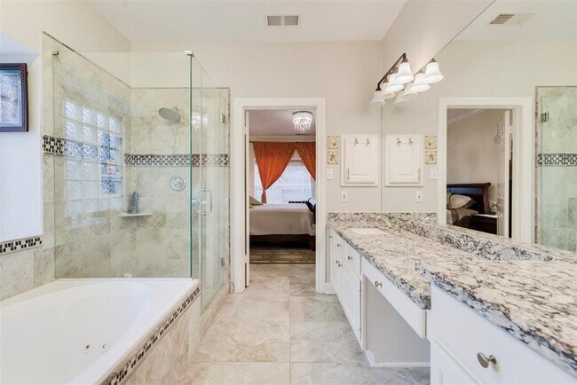 Building Photo - 14103 Heatherhill Pl