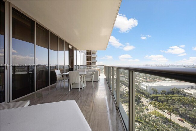 Building Photo - 9705 Collins Ave