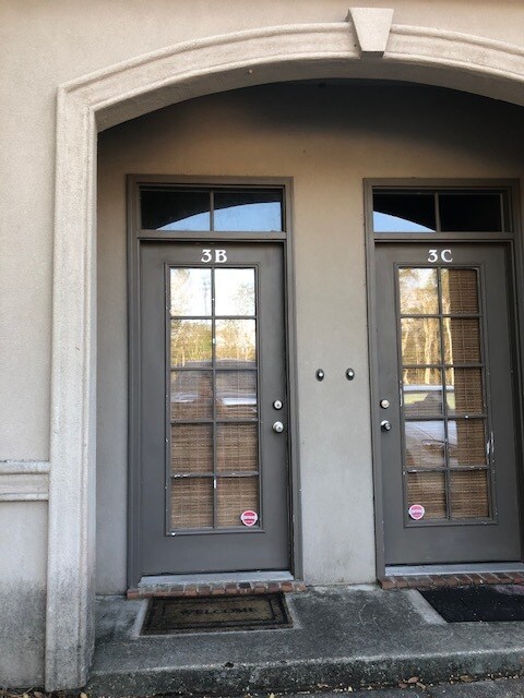Building Photo - 888 S Kenilworth Pkwy