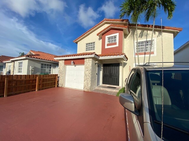Building Photo - 10071 SW 146th Ct