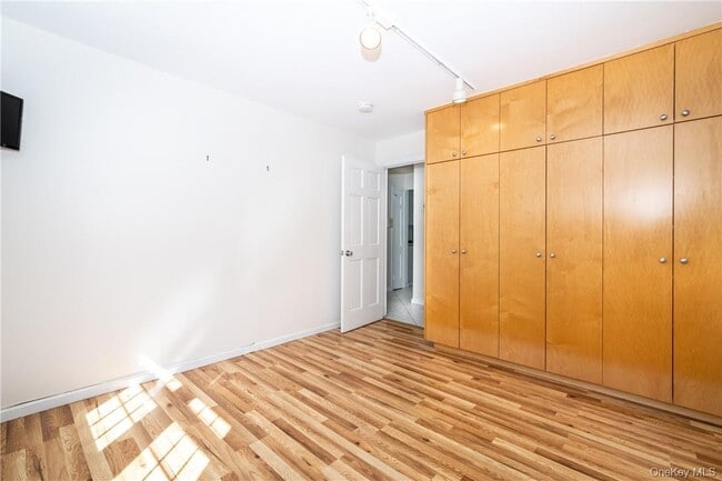 Building Photo - 89 Ridgewood Ave