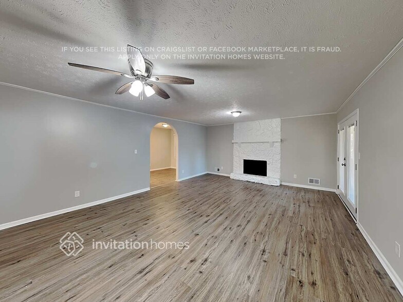 Building Photo - 3648 Fairlane Dr