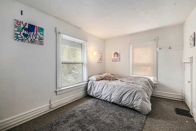 Building Photo - 1207 Prospect-