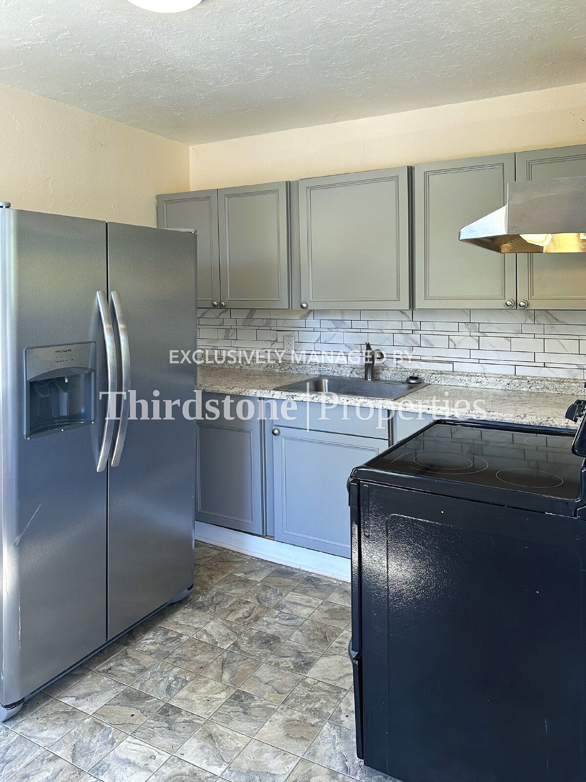 Building Photo - 1431 W 18th St