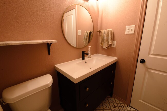 upstairs bathroom - 2640 Via Cordova