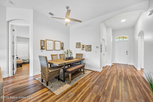 Building Photo - 1785 Ficus Point Dr